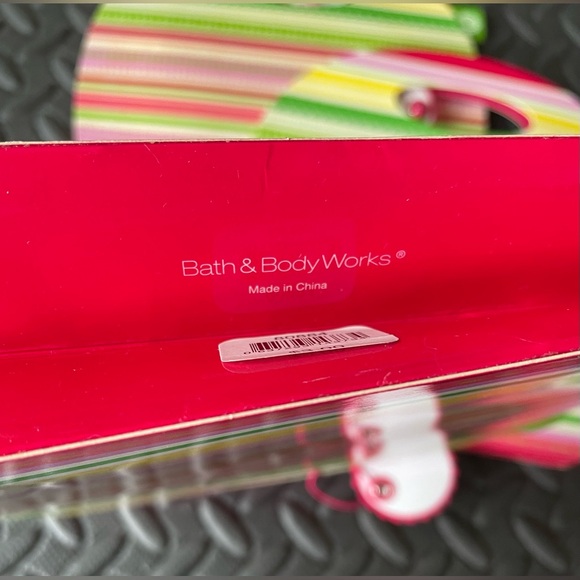 NWT Bath and Body Works lot of 3 Paper Gift Bags - Picture 5 of 14